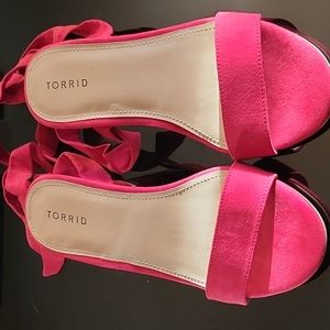 Red Tie Up Chunky Heels